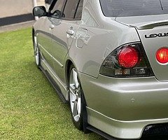 2003 Lexus IS 200 - Image 7/10