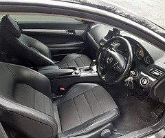 Mercedes benz E 220 Coupe - Image 6/10