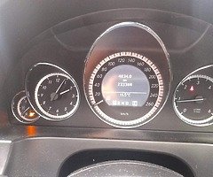 Mercedes benz E 220 Coupe - Image 8/10