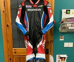 Eaglon one piece Honda leathers size uk 42 eu 54 same fitting as alpinestars - Image 7/9