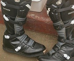 Motocross boots