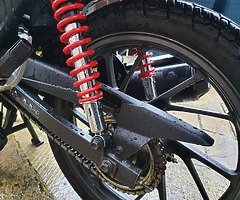 2016 Honda CB - Image 6/10