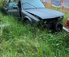 Two Bmw e30 for breaking