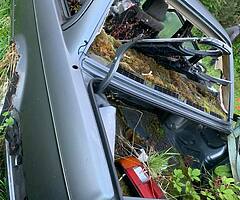Two Bmw e30 for breaking - Image 3/6