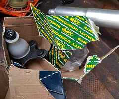 PAIR OF LOWER BALLJOINTS BRAND NEW.