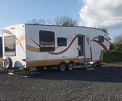 34ft American 5th wheel caravan