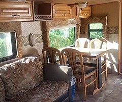 34ft American 5th wheel caravan - Image 4/10