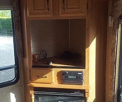 34ft American 5th wheel caravan - Image 5/10