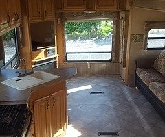 34ft American 5th wheel caravan - Image 10/10