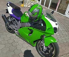 Kawasaki zx7r