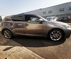 132 Lexus CT 200h Auto Hybrid/High spec/Leather - Image 5/10