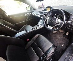 132 Lexus CT 200h Auto Hybrid/High spec/Leather - Image 7/10