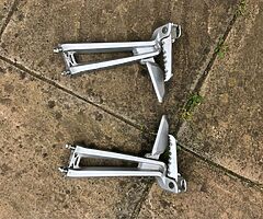 Yamaha mt / yzf 125 foot pegs