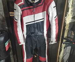 2 piece lookwell ieathers