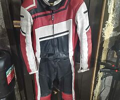 2 piece lookwell ieathers