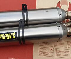 YAMAHA R1 AKRAPOVIC EXHAUST CANS