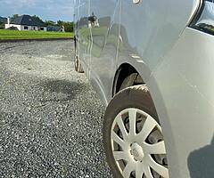 Vauxhall vivaro, Renault traffic - Image 7/10
