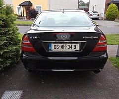 Mercedes E200 - Image 3/4