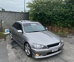 Lexus is200 LE