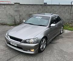 Lexus is200 LE