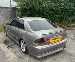 Lexus is200 LE - Image 5/6