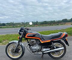 1982 Honda 400cc - Image 3/5
