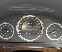 Mercedes e200 - Image 7/10