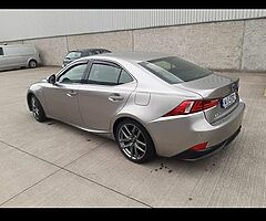 Lexus is sport hybrid 141