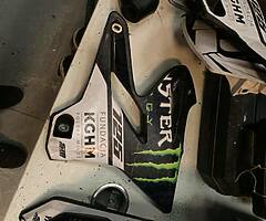 YZ 125 plastics with graphics - Image 5/7