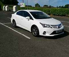 Looking for white toyota avensis 2012+
