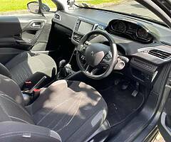 Peugot 208 1.2 Petrol - Image 4/7