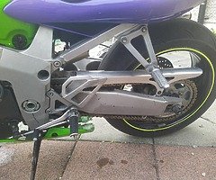 Kawasaki ZX7R - Image 6/10