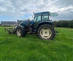New Holland 8260