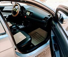 ميتسوبيشى لانسر شارك ٢٠١٦ اوتوماتيك خليجى الفئه الثانيه فابريكا انا اول مالك - Image 6/10