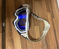 Motocross gear and accessories - Image 4/10