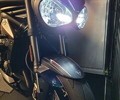 2019 Triumph Street Triple - Image 3/10