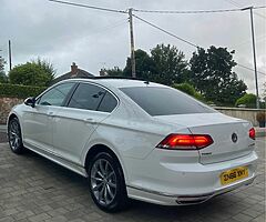 2017 Volkswagen Passat - Image 4/10