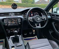 2017 Volkswagen Passat - Image 8/10
