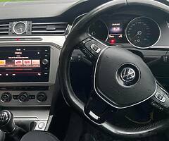 152 Volkswagen Passat￼ - Image 8/10