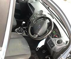 Ford Fiesta 1.2 petrol - Image 5/9