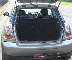 2010 MINI One - Image 5/8