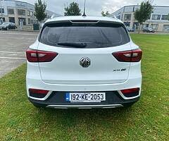 Mg ZS EV , Exclusive