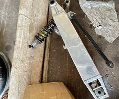 Suzuki Bandit 1200 mk1 1999 swingarm complete with linkage and good shock plus spindle