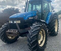 New Holland 8260