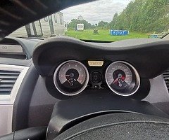2010 Renault Megane  1.6 - Image 3/9