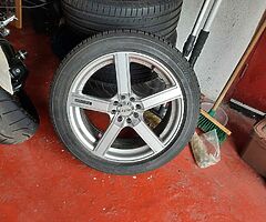 Alloys tyres like new
Five off..they were fitted to ford..