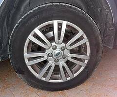 Land Rover Discovery 4 - Image 7/10