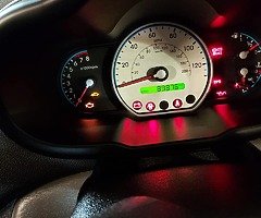 Hyundai i10 automatic low mileage petrol - Image 4/9