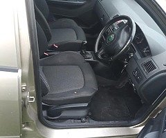Skoda fabia hatch back - Image 4/7
