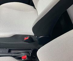 132 Toyota Vitz (yaris ) automatic 1 Litre , 48000 kilometers - Image 8/10